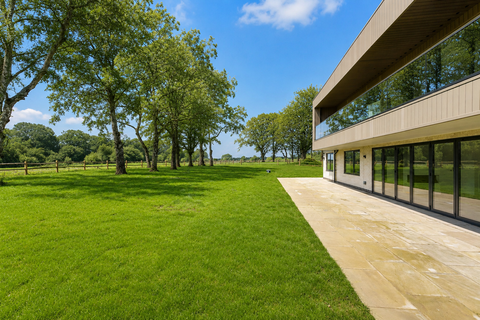 5 bedroom house for sale, Wallis House, Courtlands Park, Banstead, SM7
