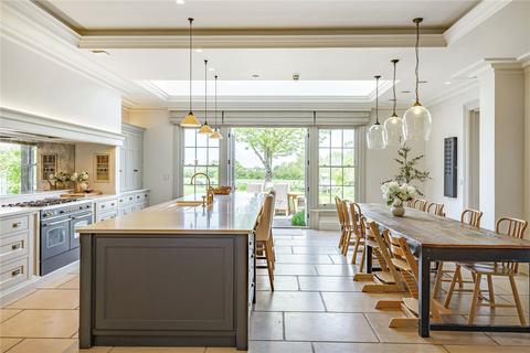 6 bedroom detached house for sale, Church Gate, High Street, Edlesborough, Buckinghamshire, LU6