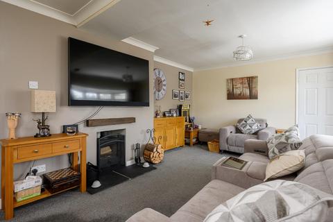4 bedroom house for sale, Scarborough Road, Norton, Malton