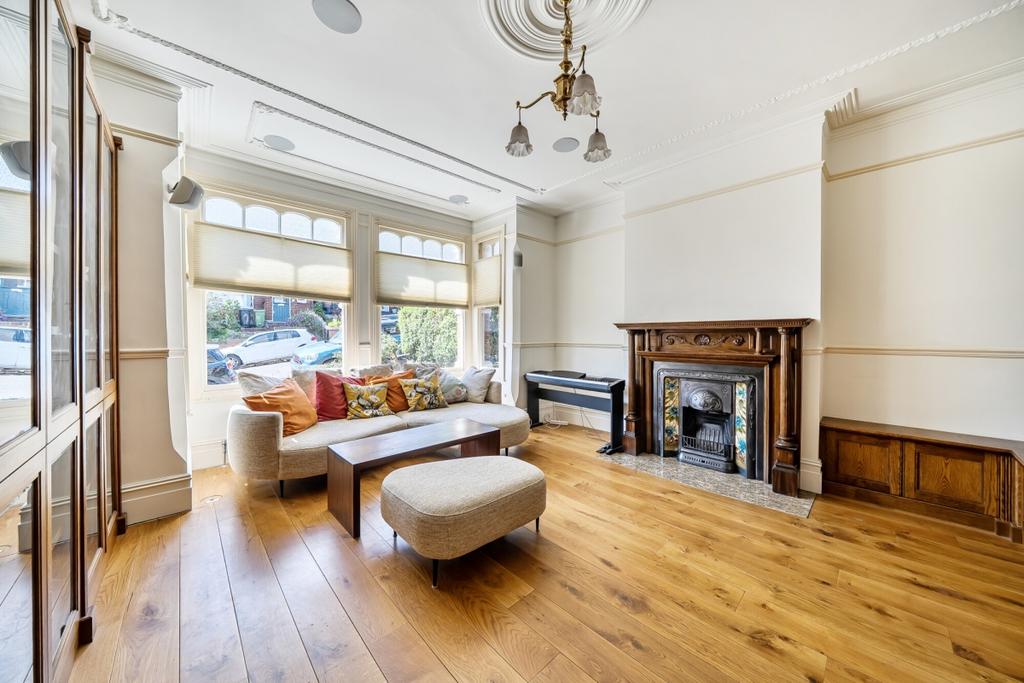 House in London - View 2