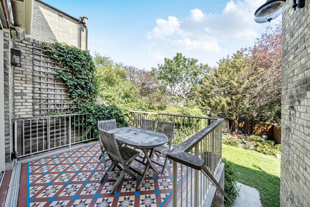 House in London - View 4