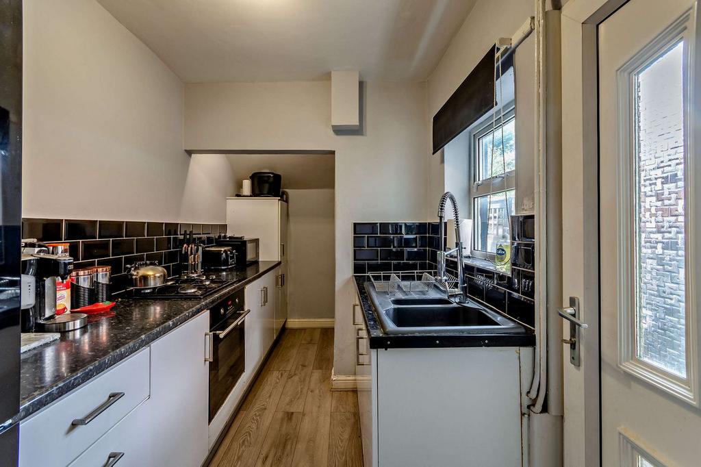 House in Gedling, Nottinghamshire - View 2