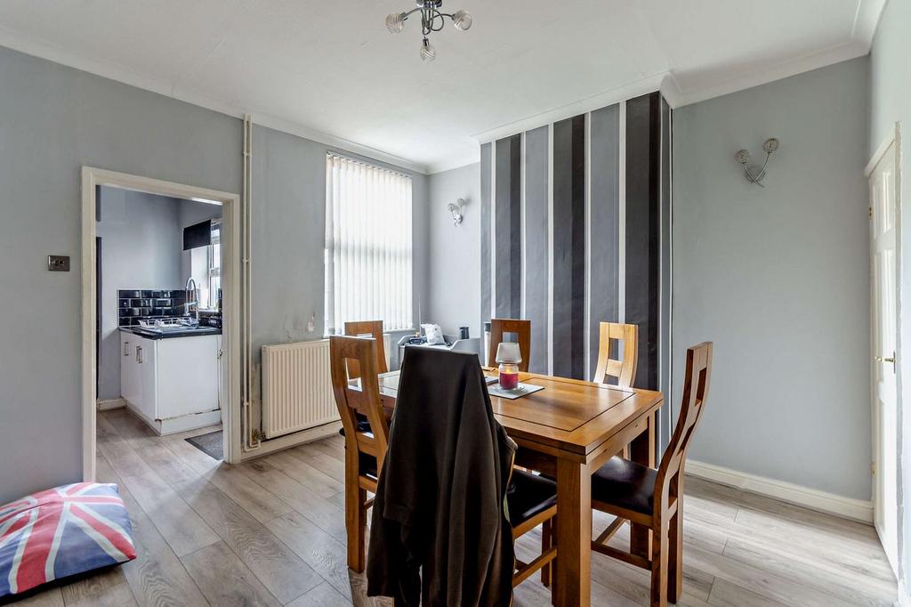 House in Gedling, Nottinghamshire - More