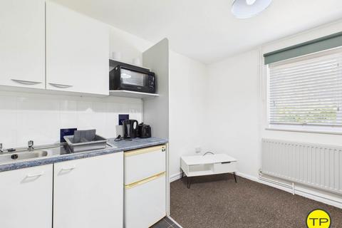 1 bedroom in a house share to rent, Room B  Wildlake, Peterborough PE2