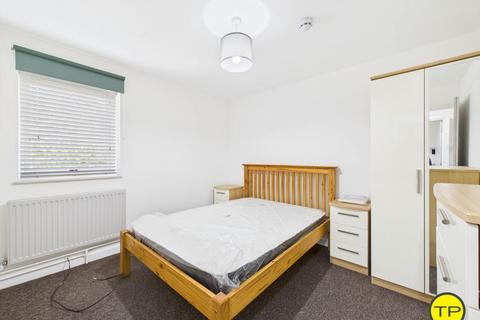 1 bedroom in a house share to rent, Room B  Wildlake, Peterborough PE2