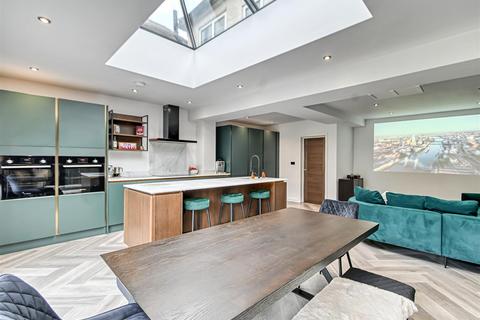 4 bedroom detached house for sale, 24 Kidderminster Road, Bridgnorth