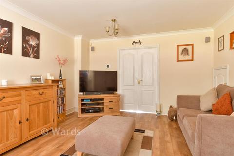 3 bedroom terraced house for sale, Ferry Lane, Rochester ME1