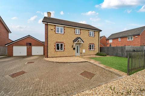 4 bedroom detached house for sale, Kurmanski Close, Swindon, Wiltshire