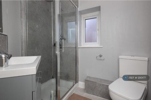 1 bedroom in a house share to rent, Douglas Street, Salford, M7