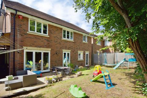 4 bedroom detached house for sale, Mandeville Close, Broxbourne