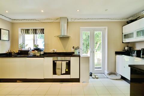 4 bedroom detached house for sale, Mandeville Close, Broxbourne