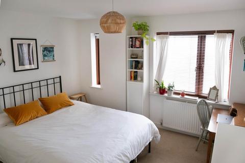 1 bedroom apartment for sale, 5 Madoc Close, London, NW2