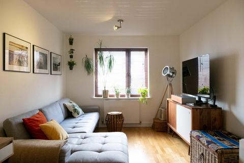 1 bedroom apartment for sale, 5 Madoc Close, London, NW2