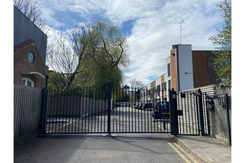 1 bedroom apartment for sale, 5 Madoc Close, London, NW2