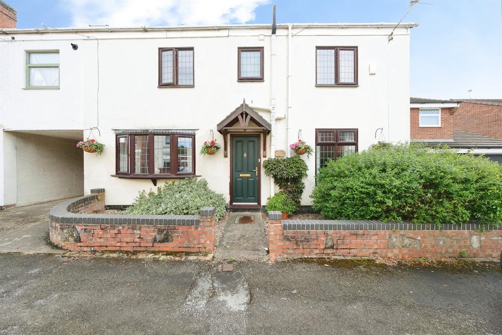 5 bedroom link detached house for sale