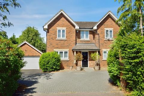4 bedroom detached house for sale, Mandeville Close, Broxbourne
