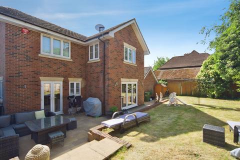 4 bedroom detached house for sale, Mandeville Close, Broxbourne