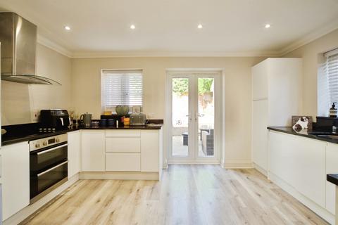 4 bedroom detached house for sale, Mandeville Close, Broxbourne