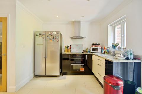 4 bedroom detached house for sale, Mandeville Close, Broxbourne