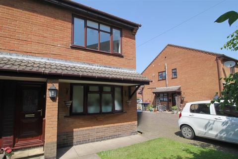 2 bedroom flat for sale, Park Avenue, Skegness