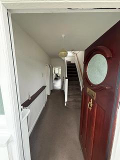 4 bedroom semi-detached house to rent, Neasden, London NW2