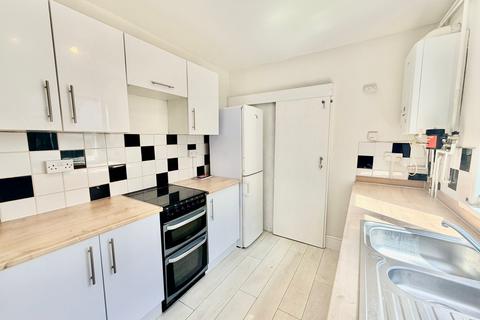 2 bedroom house to rent, Sutherland Road, SOUTHSEA