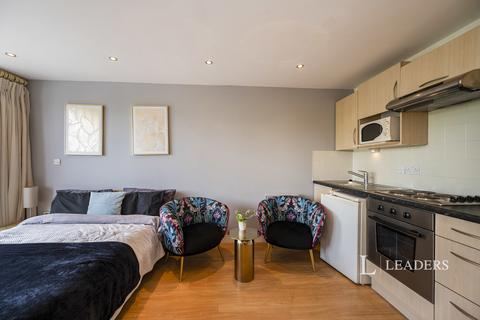 Studio to rent, Gunwharf Quays, Portsmouth, Hampshire, PO1