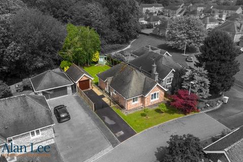 2 bedroom detached bungalow for sale, Oakhill Close, Tytherington, SK10 2US