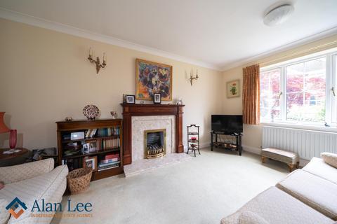 2 bedroom detached bungalow for sale, Oakhill Close, Tytherington, SK10 2US