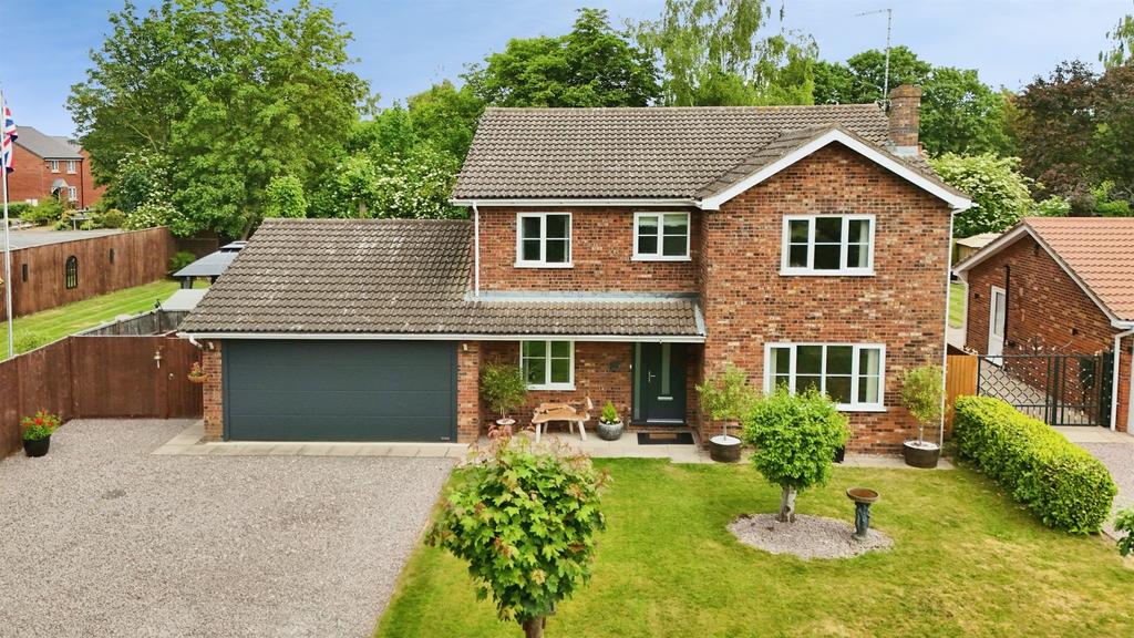 4 bedroom detached house for sale