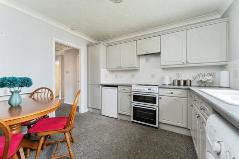 2 bedroom detached bungalow for sale, Suffolk Way, March