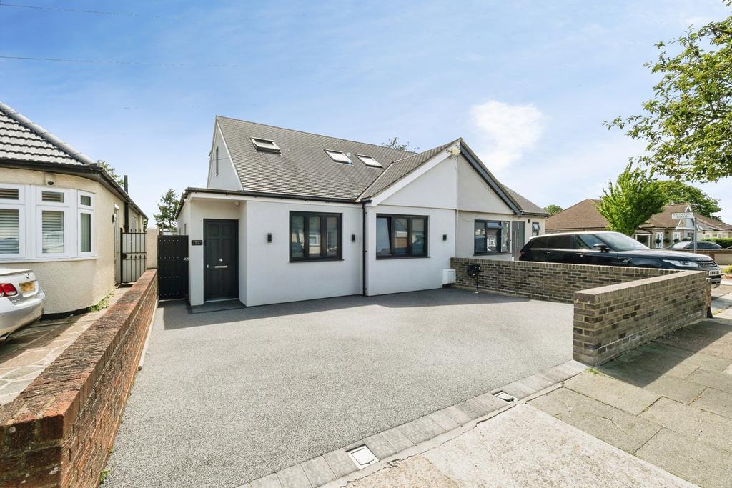 4 bedroom bungalow for sale