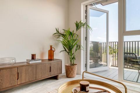 1 bedroom apartment for sale, at Kew Bridge Rise, Brentford TW8