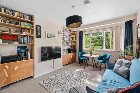2 bedroom apartment for sale, Garrison Court, Hitchin, SG4
