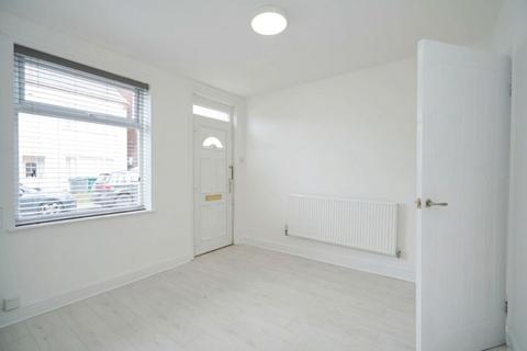 2 bedroom terraced house to rent, Windmill Street, Swadlincote, DE11