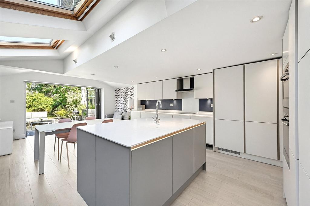Kitchen/Dining
