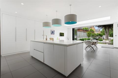 6 bedroom semi-detached house for sale, Endlesham Road, London, SW12