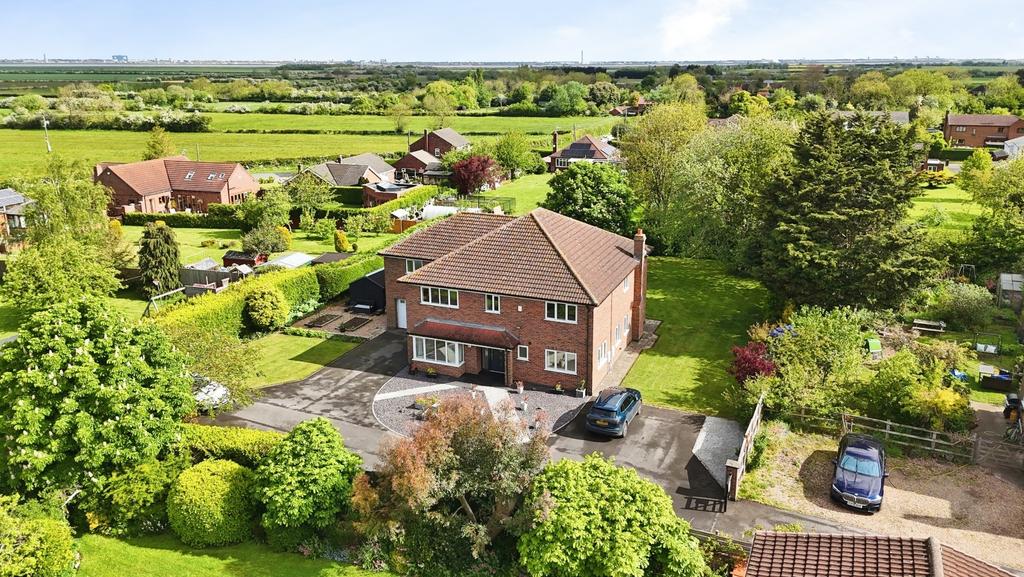 Mill Lane, Goxhill, DN19 7JS 6 bed detached house for sale - £500,000