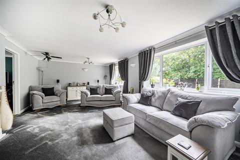 4 bedroom semi-detached house for sale, Ashfield Green, Hampshire GU46