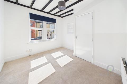 2 bedroom terraced house to rent, Leslie Road, Northamptonshire NN2