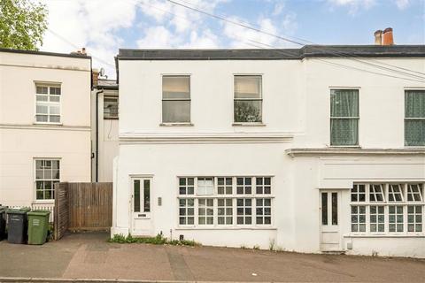 Brandram Road, London SE13