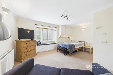 Studio for sale, Sutton SM2