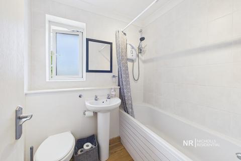 Studio for sale, Sutton SM2