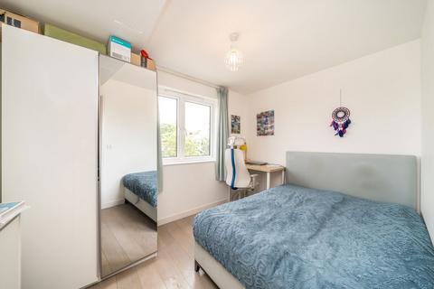 2 bedroom flat for sale, Charlton Road, Charlton