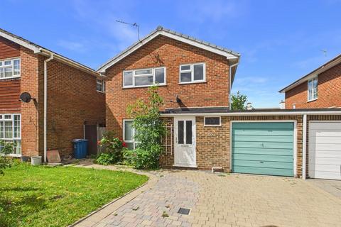 Seaford Close, Ruislip HA4