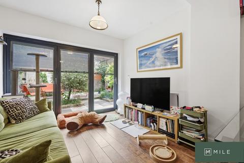 2 bedroom ground floor flat for sale, Scrubs Lane, London NW10