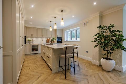 undefined, Horseshoe Crescent, Guildford GU1.