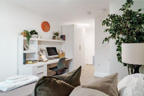 Studio to rent, Neal Drive, Cambridge CB4