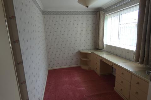 3 bedroom semi-detached house to rent, Kempston MK42
