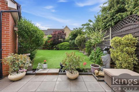 3 bedroom end of terrace house for sale, Jules Thorn Avenue, Enfield